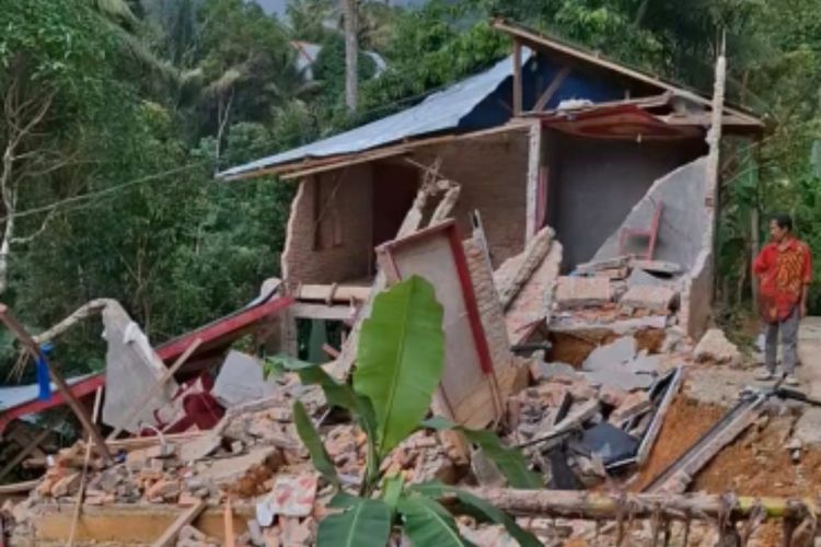 Tiga Minggu Pascabencana, Warga Satu Kampung di Pesisir Selatan Masih Terisolir