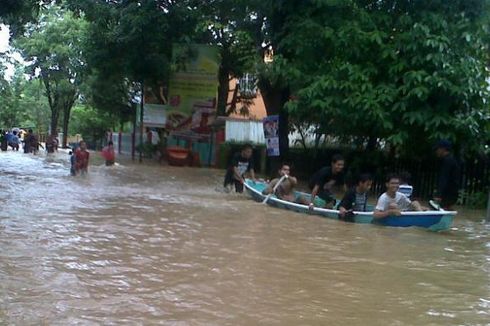 Banjir Rendam Underpass Tol Cawang, Arus Lalu Lintas Dialihkan 