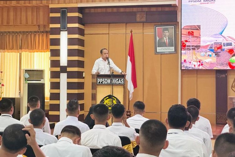 Kemen ESDM menunjuk Pusat Pengembangan Sumber Daya Manusia Minyak dan Gas Bumi (PPSDM Migas) untuk melaksanakan Pelatihan Program Bantuan Masyarakat Angkatan Ke-3 pada Senin (6/5/2024). Adapun pelatihan tersebut berlangsung mulai Selasa (7/5/2024) hingga Jumat (24/5/2024). 