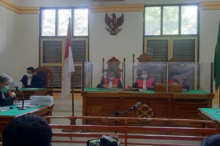 Wali Kota Tanjungbalai Nonaktif, M Syahrial dituntut hukuman tiga tahun penjara karena menyuap penyidik KPK.