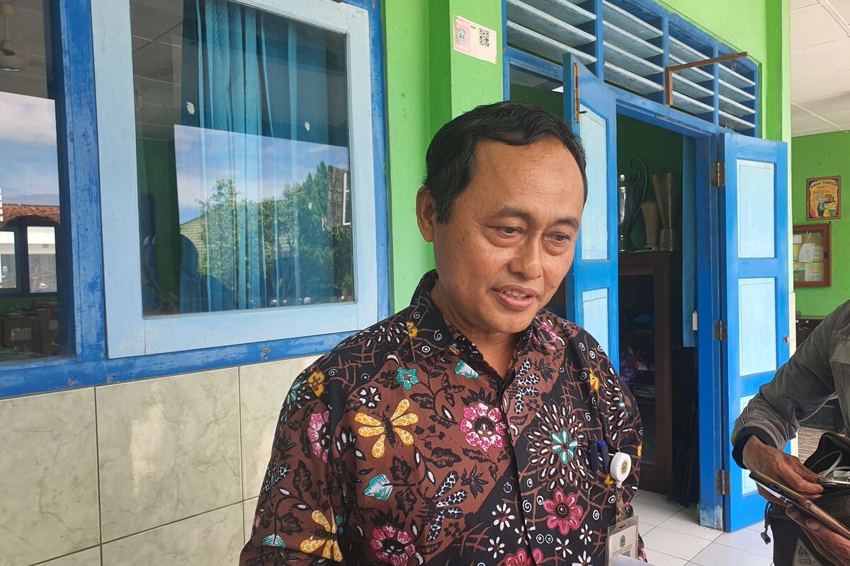 Plt Kepala Sekolah SMP N 1 Playen Tumijo