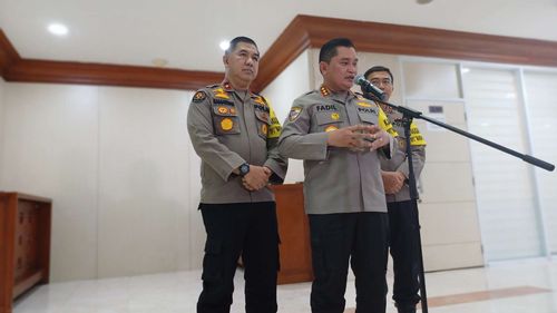 Kabaharkam: Tak Ada Fakta Polisi Pasang Baliho Capres-Cawapres