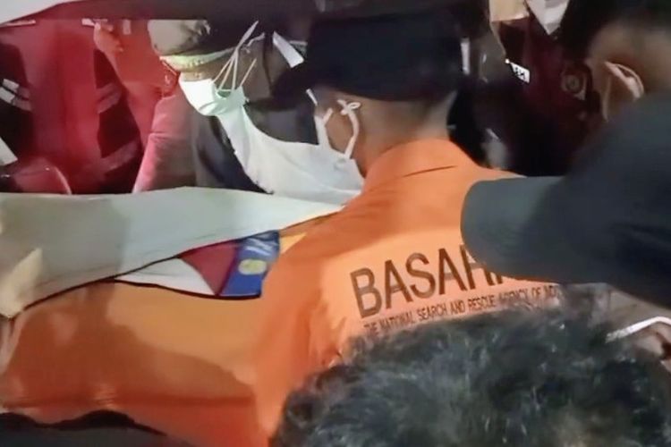 8 Korban Helikopter Jatuh di Tanah Bumbu Tiba di DVI Polda Kalsel, Proses Identifikasi Dimulai