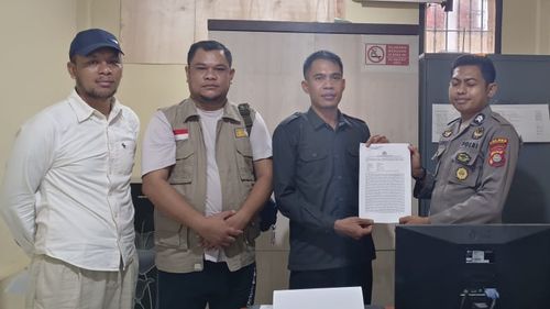Terekam, Kades Diduga Langgar Netralitas, Bawaslu Sumbawa Lapor Polisi