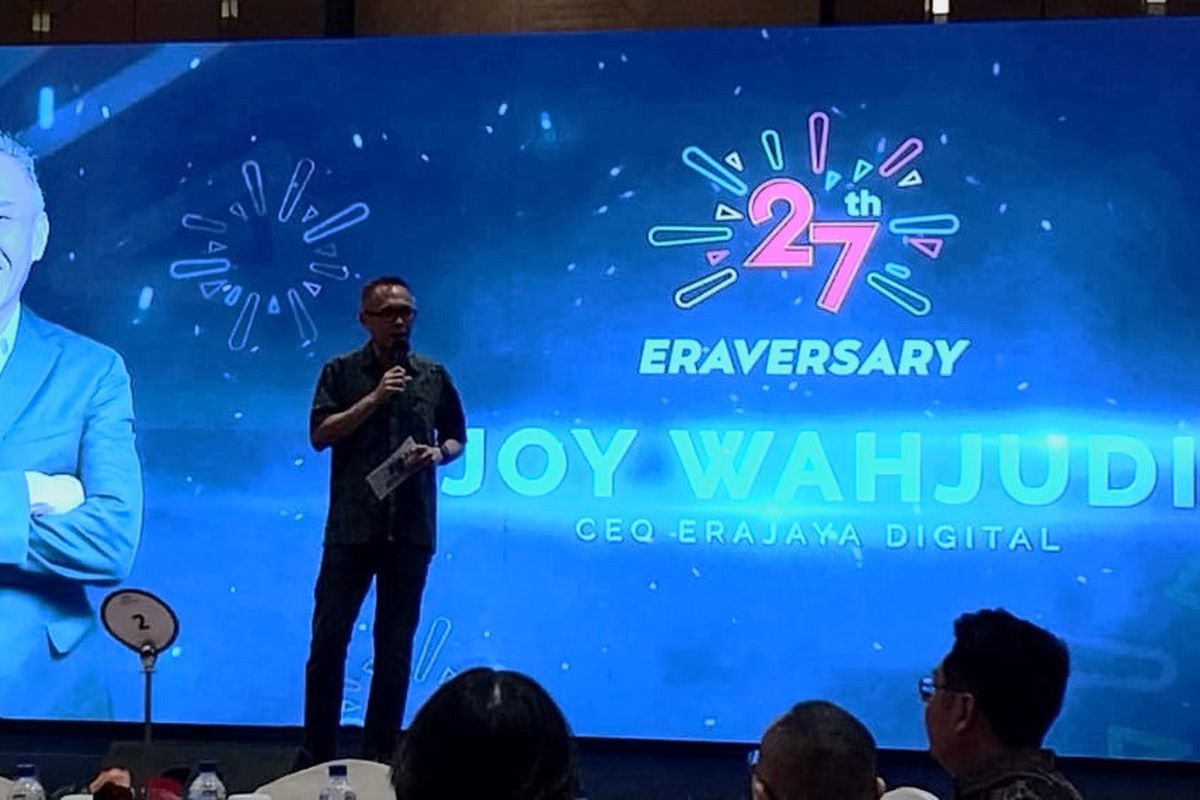 Wakil Direktur Utama PT Erajaya Swasembada Tbk, Joy Wahyudi saat menyampaikan sambutan terkait Eraversary di Jakarta, Senin (14/8/2023).