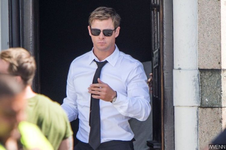 Chris Hemsworth di lokasi shooting Men in Black di London.