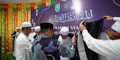 Saksikan Penyerahan Syahadah Tahfiz dan Tahfizah Maqari, Gubenur Edy Mengaku Terharu 