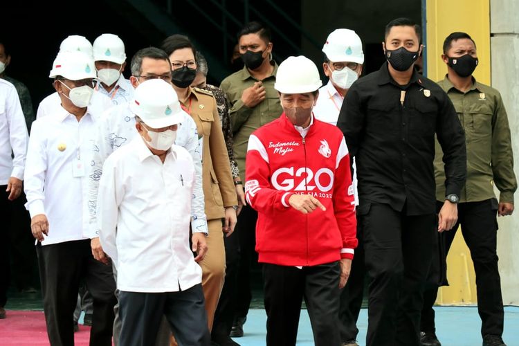 Presiden RI Ir Joko Widodo didampingi Wapres RI ke 10 dan 12  Jusuf Kalla meresmikan PLTA Poso 515 MW dan PLTA Malea 90 MW di Desa Sulewana, Kabupaten Poso,Sulawesi Tengah