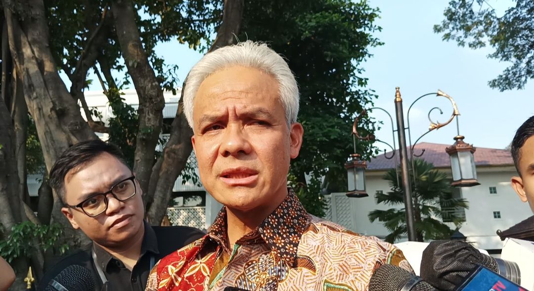 Ganjar Pranowo Bertemu Jokowi di Istana, Mengaku Tak Bicara Empat Mata