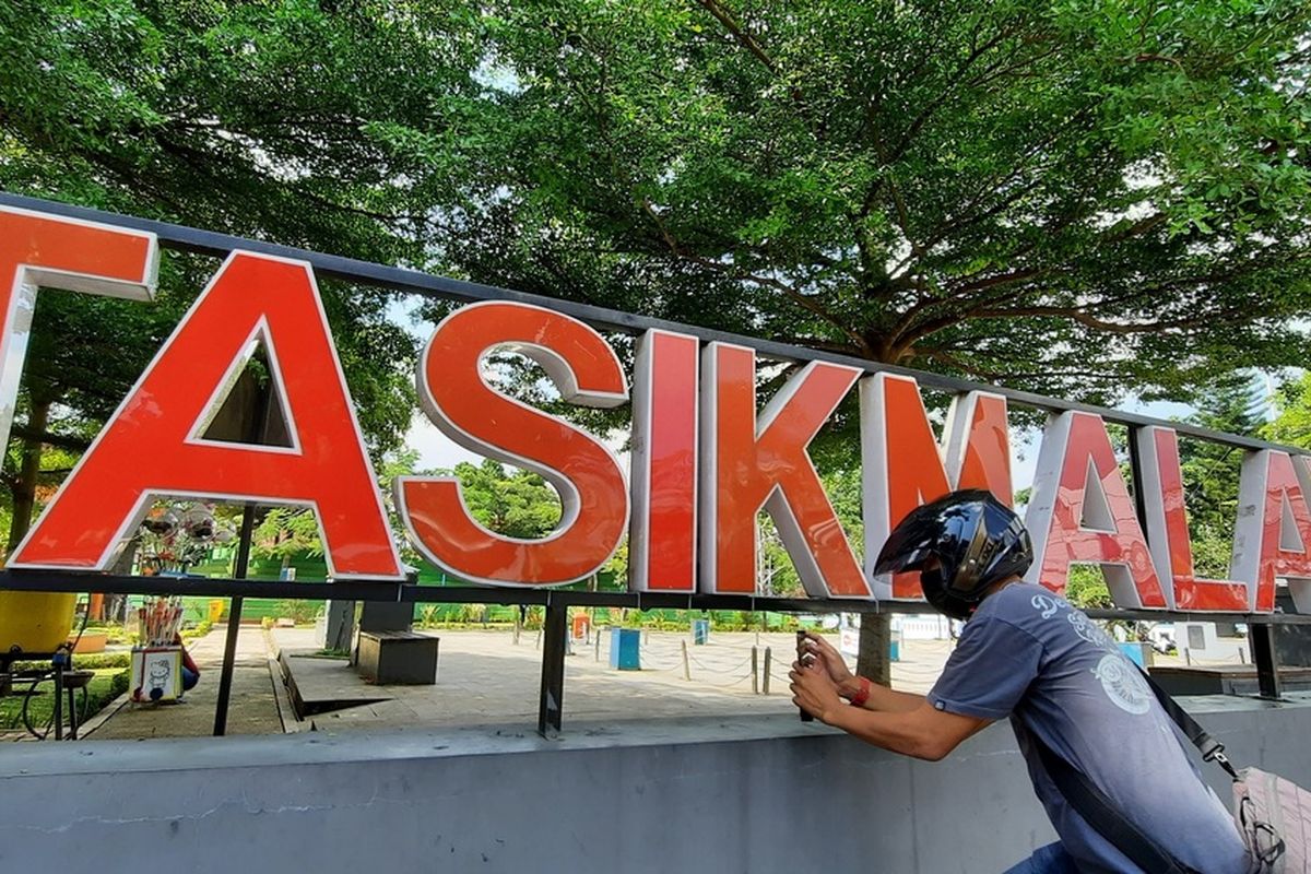 Taman Kota Tasikmalaya, Jawa Barat, akan dihiasi pesawat F5 dan tank lapis baja bersejarah.