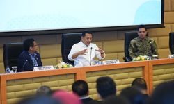 DPR Ingin Masyarakat Jangan Sekadar Jadi Penikmat Media Sosial