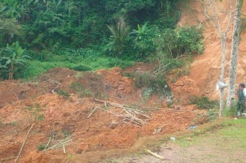 Longsor di Tasikmalaya Tutup Jalan Provinsi