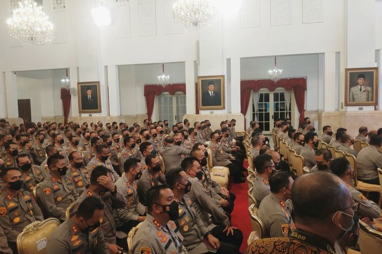 Para Kapolda dan Kapolres seluruh Indonesia saat persiapan mengikuti pengarahan Presiden Joko Widodo di Istana Negara, Jumat (14/10/2022).