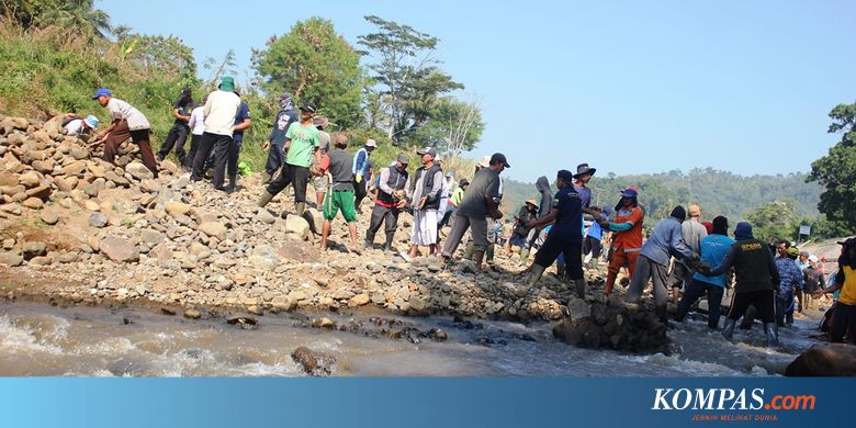 Antisipasi Kemarau Panjang Ratusan Warga Bangun Sodetan Di Sungai