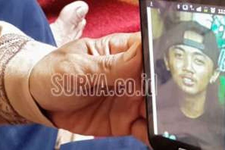 Bryan Adam Firdaus (17) asal Waru, Sidoarjo, satu dari tiga bonek yang tewas di Subang, Jawa Barat karena miras oplosan. 