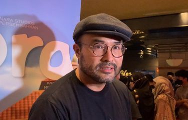 Aktor Surya Saputra saat ditemui di CGV Grand Indonesia, Jakarta Pusat, Minggu (3/7/2022). 
