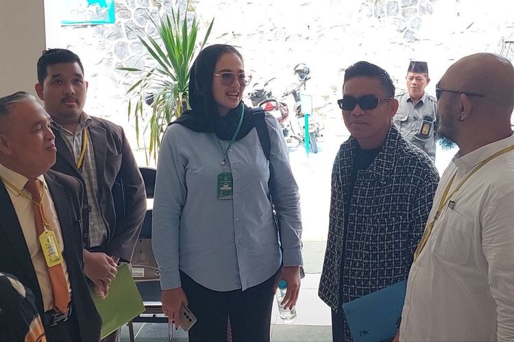 Catherine Wilson dan Idham Masse menghadiri sidang cerai dengan agenda mediasi di Pengadilan Agama Depok, Rabu (24/1/2024). 