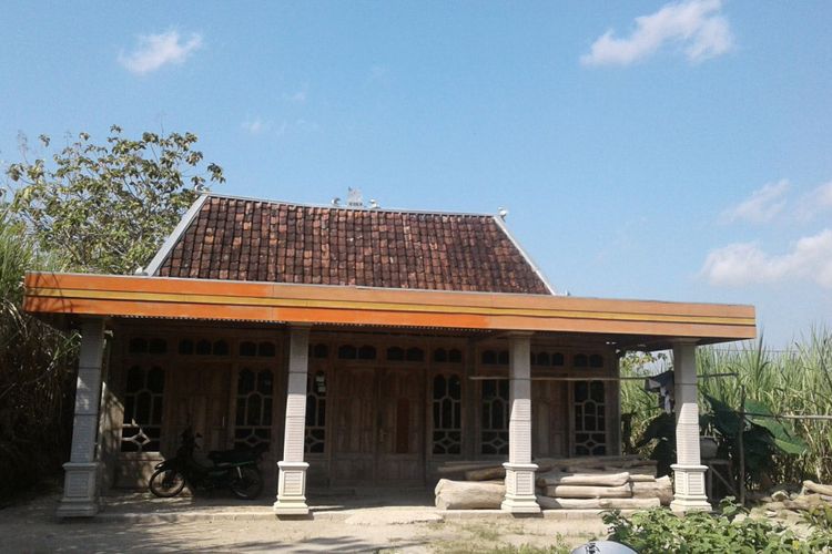 Rumah adat Limasan asal Jawa Tengah.
