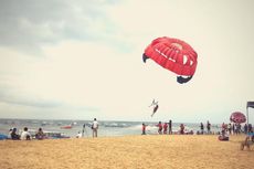 Parasailing di Tanjung Benoa, Menegangkan!