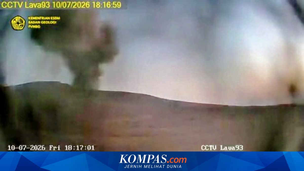Abu Anak Krakatau Mengarah ke Tiga Penjuru, Status Siaga Masih Bertahan