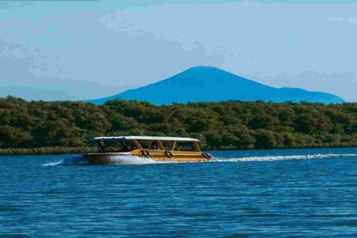 Wisata Bahari Tlocor di Dusun Tlocor, Desa Kedung Pandan, Kecamatan Jabon, Kabupaten  Sidoarjo, Jawa Timur