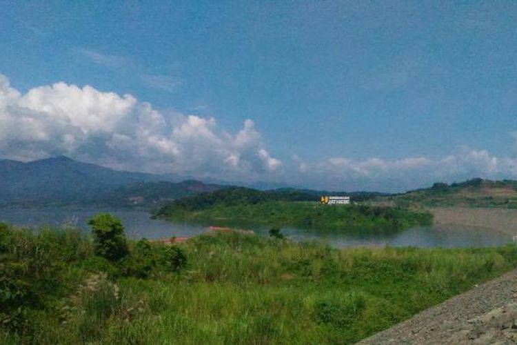 Kondisi Waduk Jatigede, Kabupaten Sumedang, Jawa Barat, Kamis (17/3/2016).