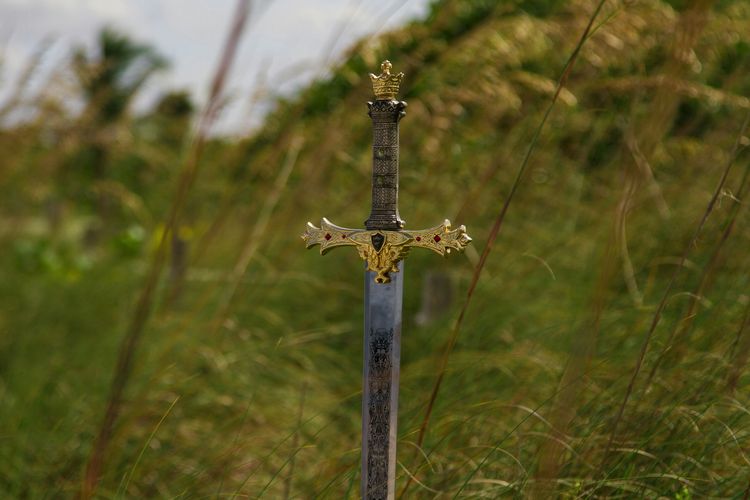Pedang mirip Excalibur ditemukan di Spanyol, berasal dari era kejayaan Islam.