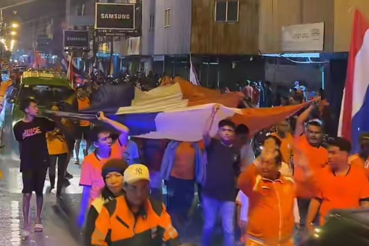 Belanda Hajar Swedia 5-1, Kota Ambon Berpesta, Jalanan Sesak