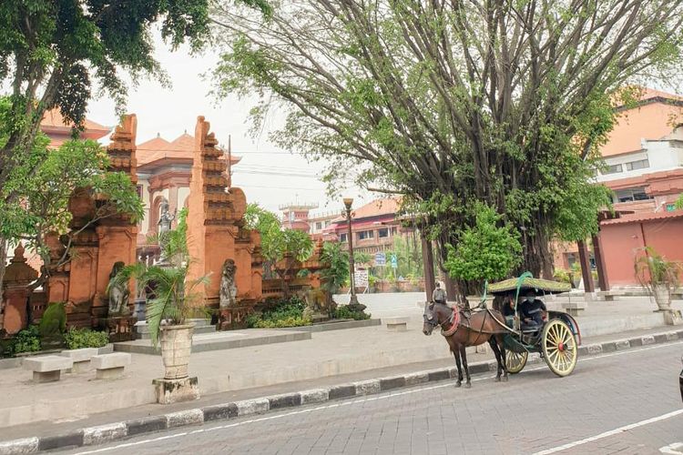 Dokar untuk wisatawan kembali beroperasi dan mengelilingi kawasan Heritage City Denpasar setiap akhir pekan. 