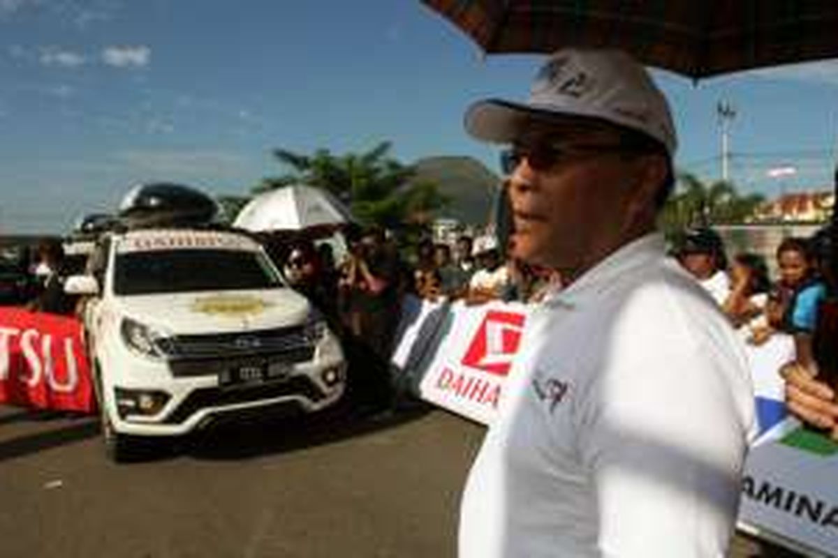 Presiden Direktur Astra Daihatsu Motor (ADM) Sudirman Maman Rusdi menghadiri pembukaan Tour de Flores etape ketiga di Ende, Nusa Tenggara Timur, Sabtu (21/5/2016).