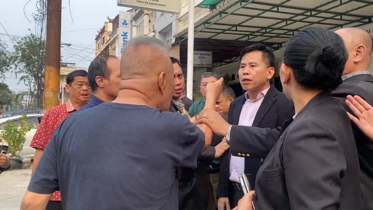 Tulis Surat Terbuka, Ketua RT Riang Prasetya Minta Pemilik Ruko Pluit Tak Demo Lagi