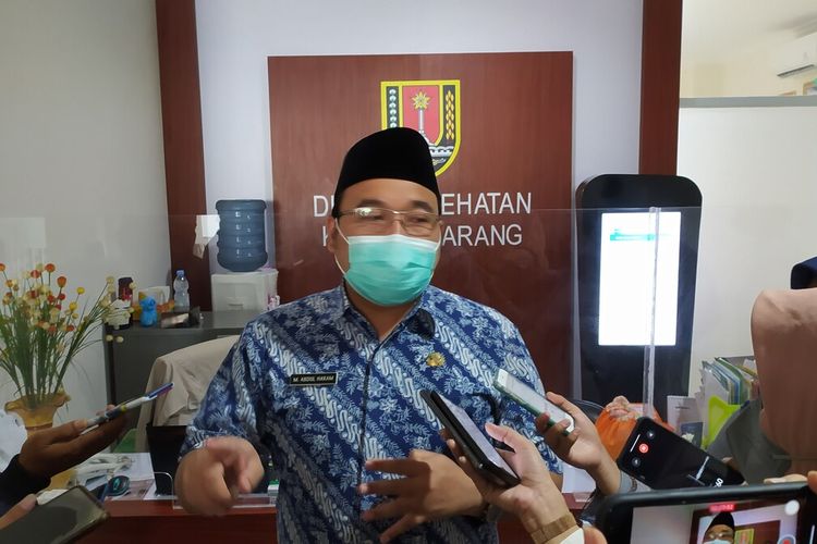 Kepala Dinas Kesehatan Kota Semarang M Abdul Hakam saat diwawancarai di kantornya. Selasa (18/10/2022)