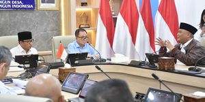 Ketua KPPU M Fanshurullah Asa dan Menteri Desa PDT Yandri Susanto bertemu membahas program Kopdes Merah Putih di Kantor Kemendes PDT, Jakarta, Senin (2/3/2026). 
