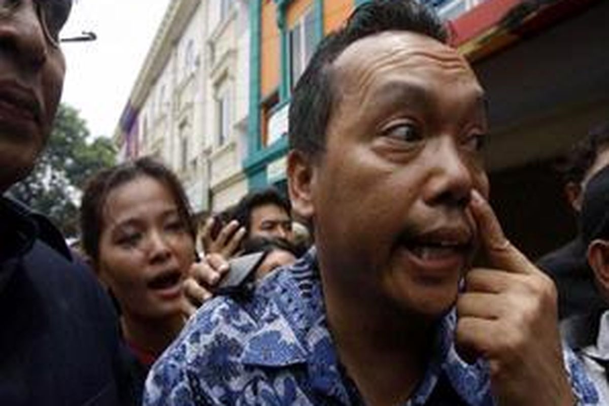 Anggota DPR dari Fraksi Demokrat, Ramadhan Pohan (kanan)