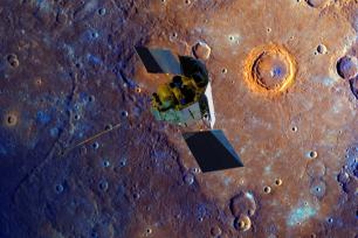 Ilustrasi wahana Messenger di orbit Planet Merkurius.