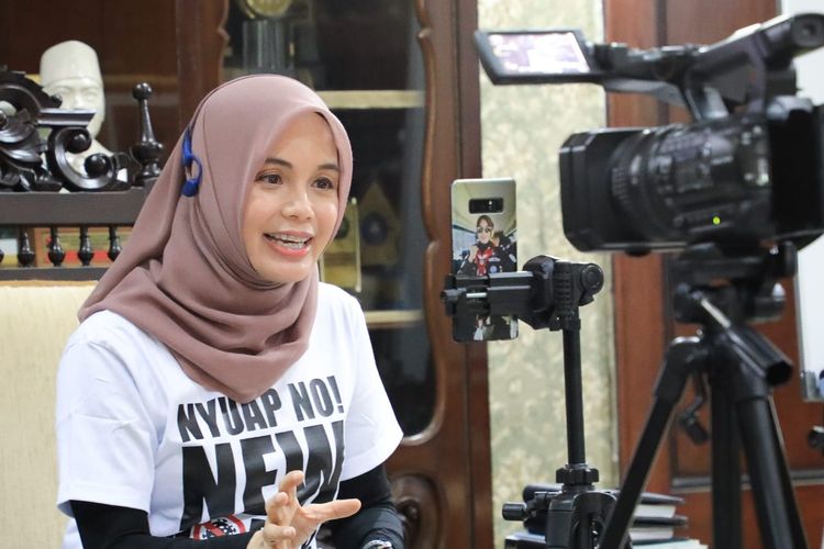 Siti Atikoh berbincang melalui Instagram berbicara tentang Mengajarkan Anak Siap Hadapi New Normal