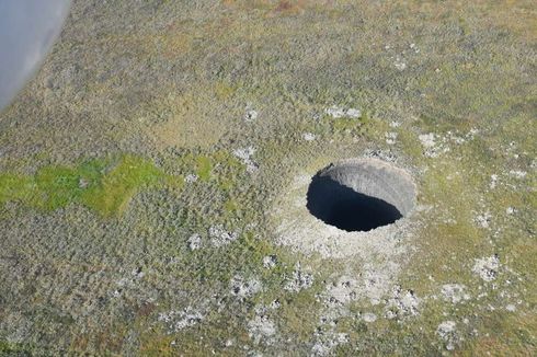 Lubang Misterius Sedalam 30 Meter Muncul di Siberia