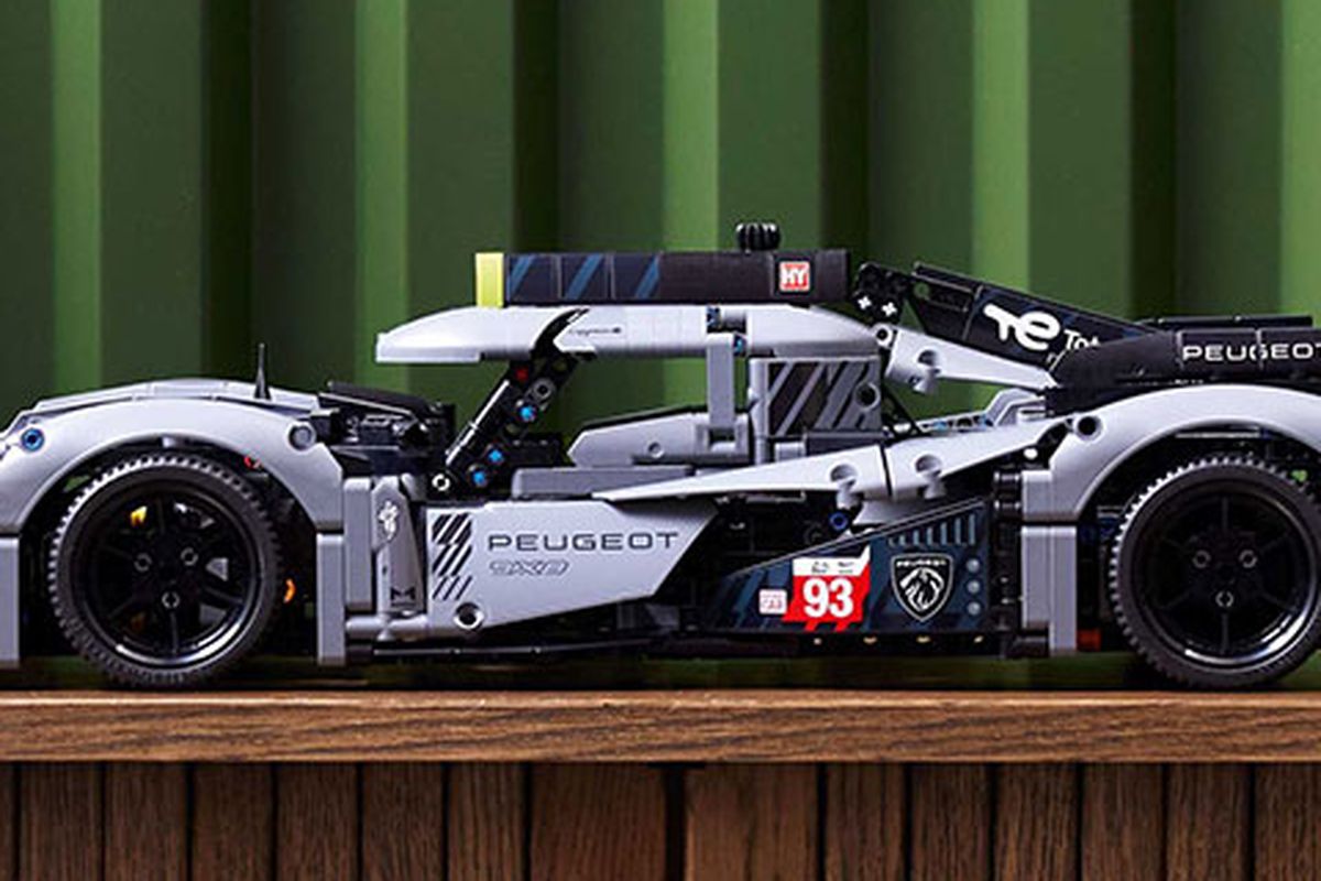 Lego Technic Peugeout 9X8 24H Le Mans Hybrid Hypercar 