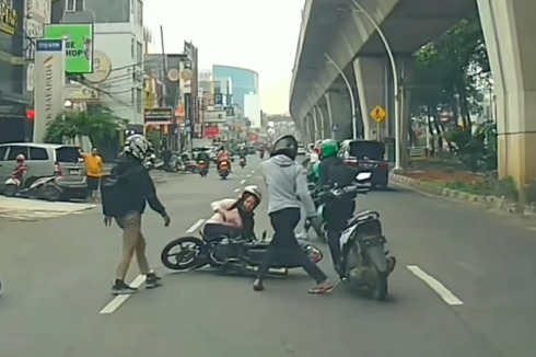 Video Pengendara Motor Terjatuh akibat Gir Motor Sudah Aus