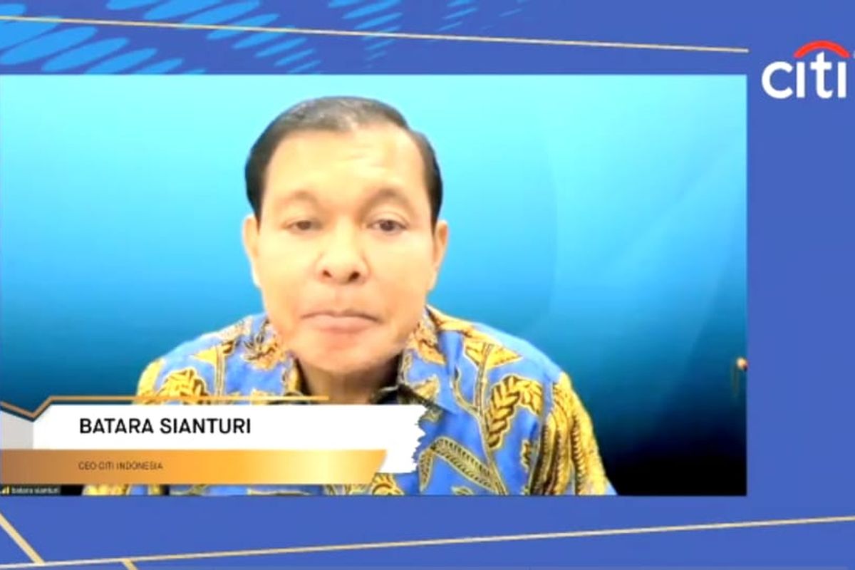 CEO Citi Indonesia Batara Sianturi saat acara penyerahan dana hibah kepada tiga mitra.