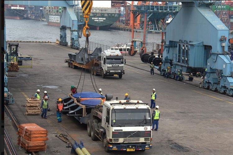 Usaha logistik dan pelayaran PT Mitra Investindo 