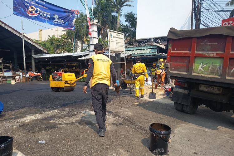 Lokbin Kramat Jati Berbenah Jelang Relokasi Pedagang: Jalan Diaspal, Drainase Dibersihkan