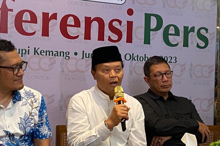 Wakil Ketua MPR sekaligus Ketua Badan Wakaf Pondok Gontor Hidayat Nur Wahid (HNW) dalam acara persiapan 100 tahun Gontor di kawasan Kemang, Jakarta Selatan, Jumat (20/10/2023).
