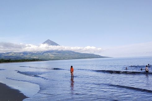 Menyusuri Pantai Selatan Pulau Flores NTT, Ada Pantai hingga Gunung