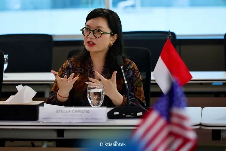 Kemdiktisaintek Gandeng AS, Guru Tamu dari Amerika Bisa Mengajar di Sekolah Garuda