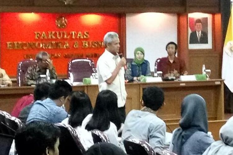 Gubernur Jawa Tengah, Ganjar Pranowo menjadi pembicara di acara Indonesia Studentpreneur (IDEAS Summit) tahun 2017 di Fakultas Ekonomika dan Bisnis, UGM, Senin (7/3/2017).