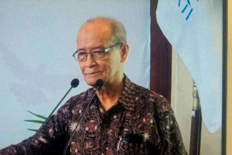 Buya Syafi'i Maarif, saat menjadi pembicara di Seminar Internasional Islam Indonesia di Pentas global : Inspirasi Damai Nusantara untuk Dunia, yang digelar di Balai Senat UGM, Jumat (25/01/2019)