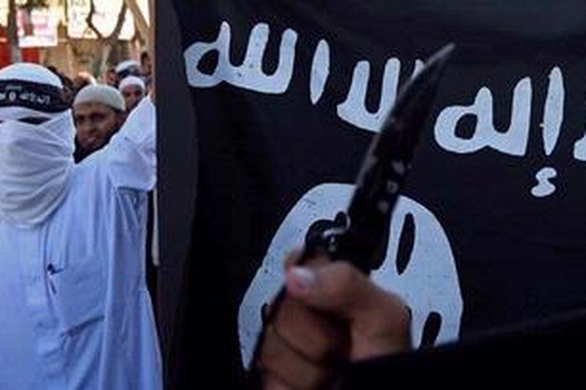 Massa pengunjuk rasa melancarkan protes atas beredarnya film amatir yang menistakan Islam. Unjuk rasa berlangsung di Rafah, Jumat (14/9/2012). Unjuk rasa serupa meletus di berbagai wilayah timur tengah seperti di Sudan, Lebanon, Tunisia dan Yaman.