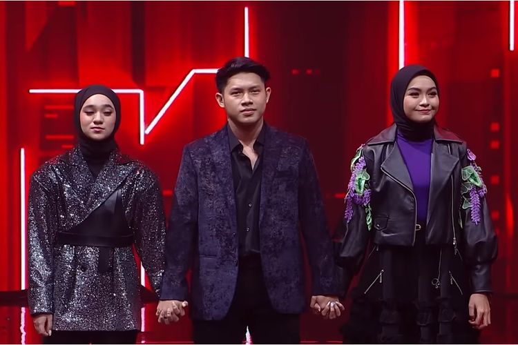 Top 3 Indonesian Idol 2023, (dari kiri) Nabilah, Rony, dan Salma menunggu pengumuman siapa yang lolos ke grand final, Senin (8/5/2023).