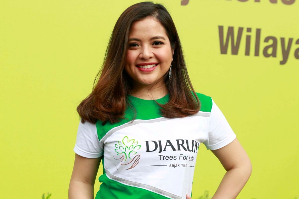 Tasya Kamila kegiatan talkshow yang digelar Djarum Trees For Life (DTFL) dengan tema Pengaruh Sampah Terhadap Perubahan Iklim dan Dampaknya Terhadap Bumi di Alun-alun Sidoarjo, Jawa Timur, pada Rabu (5/12/2018) lalu.